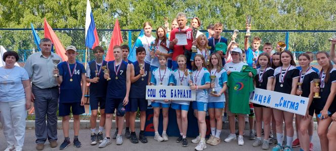 Победительницей регионального этапа XIII «Президентских спортивных игр» в Кытманово стала команда барнаульской школы №132