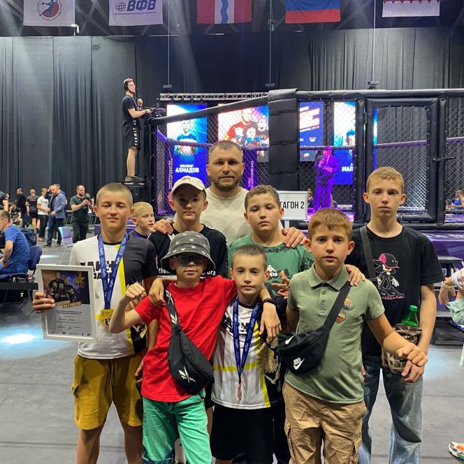 В Омске наши юные спортсмены выступали под руководством Дениса Канакова