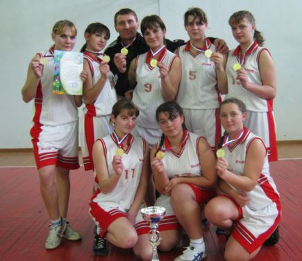 В Первомайском, Кулундинском, Родинском, Немецком и Павловском районах прошли игры муниципального этапа школьной лиги «КЭС-Баскет».