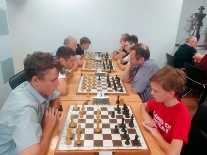 Дмитрий Слизунков и Михаил Петров – триумфаторы пятого этапа Кубка Алтайского края по блицу и рапиду