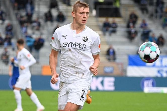 Капитан - в "Балтику". Лидер немецкого клуба "Зандхаузен" Александр Жиров возвращается в РПЛ