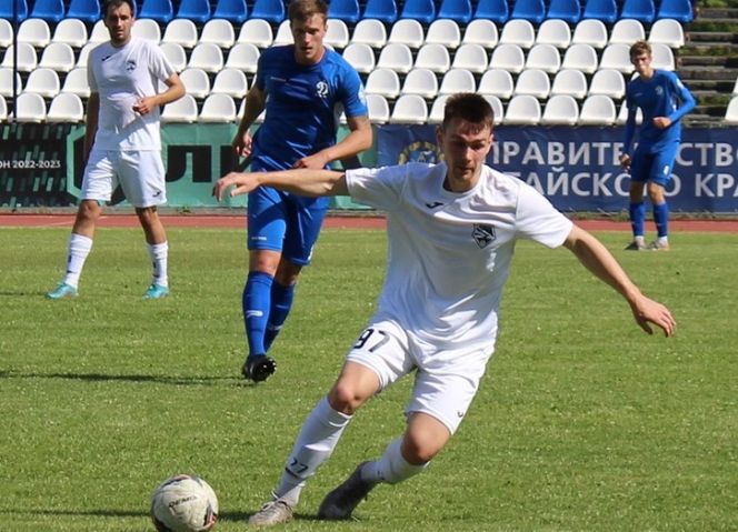 Неудачная контрольная. Барнаульское "Динамо" уступило "Новосибирску" в матче предсезонки