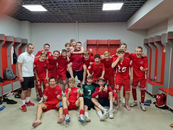 Победная раздевалка барнаульцев