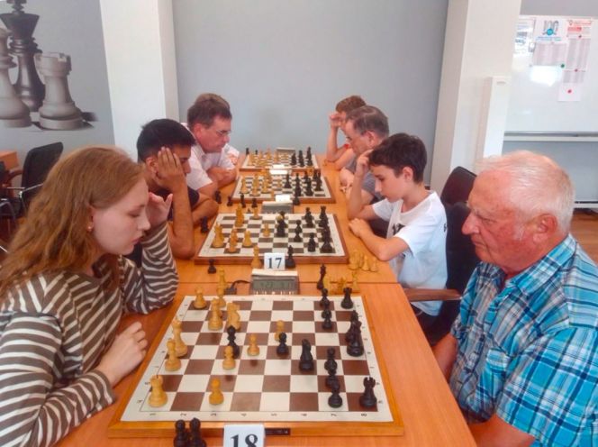 Шестой этап кубка края: Виталий Бояринцев лучший в блице, Владимир Юсупходжаев – в рапиде