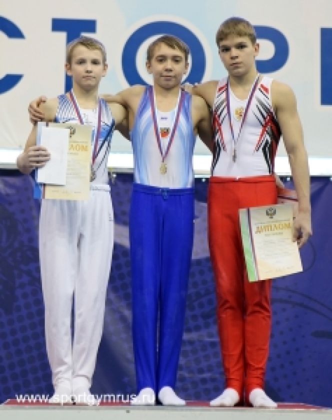 Сергей Найдин - трёхкратный победитель первенства России среди юниоров в отдельных видах многоборья.