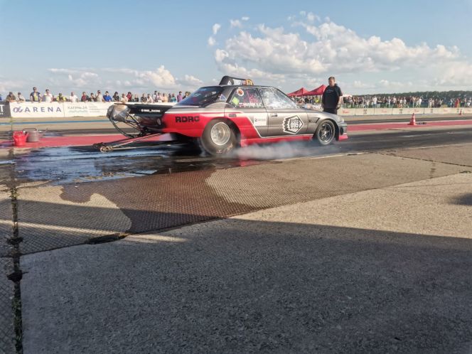 Эмоциональные заезды и новый рекорд трассы. На аэродроме Панфилово завершился 2-й этап соревнований по дрэг-рейсингу сезона-2023