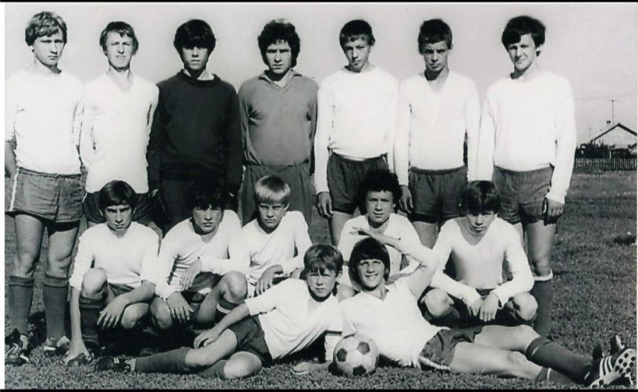 Команда "Орленок" в 1984 году - чемпион РСФСР "Кожаный мяч" (Панченко сидит крайний слева)