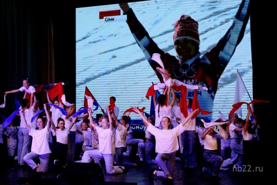 Мы верим твёрдо в героев спорта! Фото Юрия Верещагина