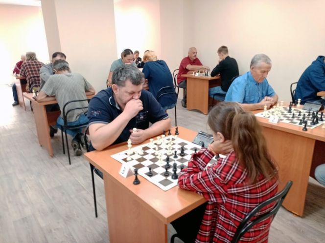 Символическая цифра. Четвёртый этап Кубка КШК по блицу и рапиду собрал в Бийске 64 участника