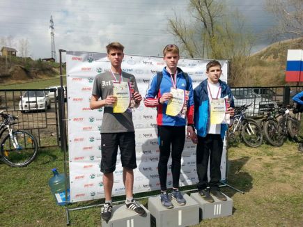 Новый велосезон открылся в Алтайском крае гонкой по Барнаульскому ленточному бору (фото).