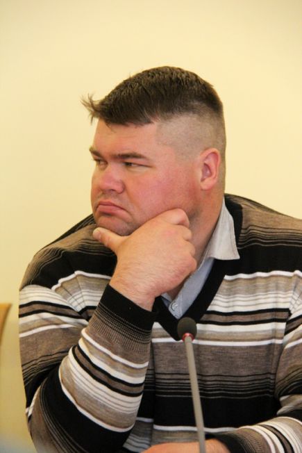 Заместитель губернатора Даниил Бессарабов вручил награды лауреатам краевого конкурса спортивной журналистики (фото).