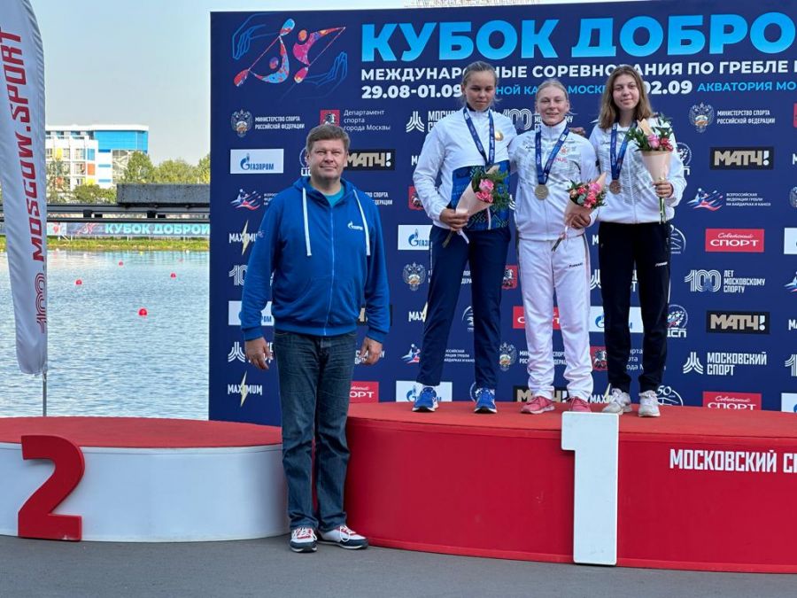 Награждение провел Дмитрий Губерниев