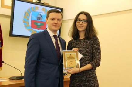 Заместитель губернатора Даниил Бессарабов вручил награды лауреатам краевого конкурса спортивной журналистики (фото).