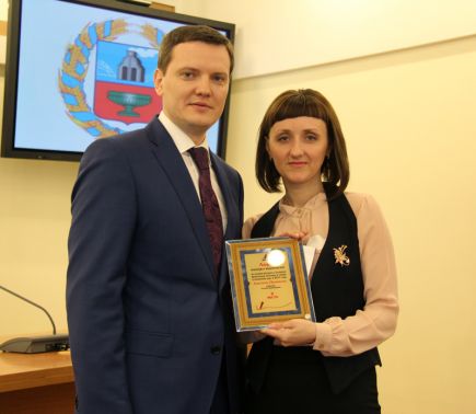 Заместитель губернатора Даниил Бессарабов вручил награды лауреатам краевого конкурса спортивной журналистики (фото).