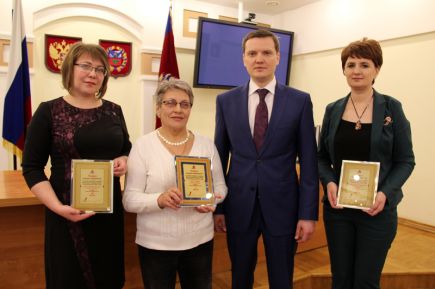 Заместитель губернатора Даниил Бессарабов вручил награды лауреатам краевого конкурса спортивной журналистики (фото).