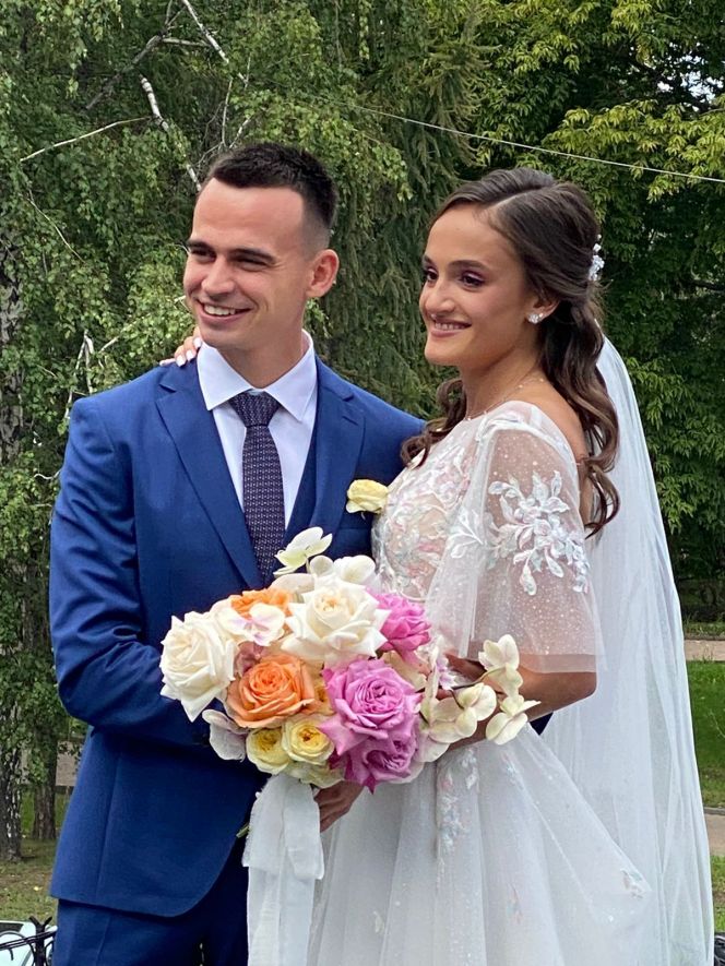 «Золотая подкова»  на счастье! Чемпионы России по лёгкой атлетике Полина Миллер и Ярослав Ткалич сыграли в Барнауле свадьбу