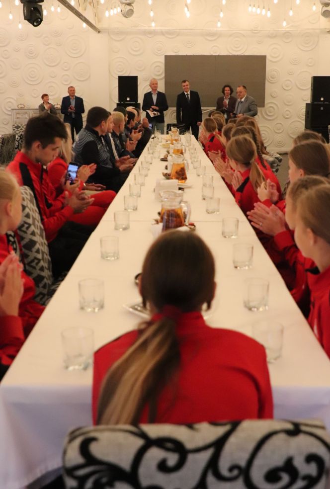 Команду ампутантов  «Динамо-Алтай» поздравили в Парке спорта Алексея Смертина с титулом чемпиона России, а девичью команду «Алтай» - с победой на зональном этапе первенства ЮФЛ 