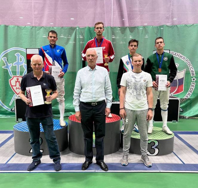 Саблист Кирилл Шаповалов открыл новый сезон серебром на всероссийском турнире в Москве 