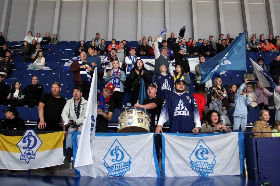 Первая победа на «Шёлковом пути». Хоккеисты «Динамо-Алтая» обыграли новокузнецкий «Металлург» в дебютном домашнем матче ВХЛ