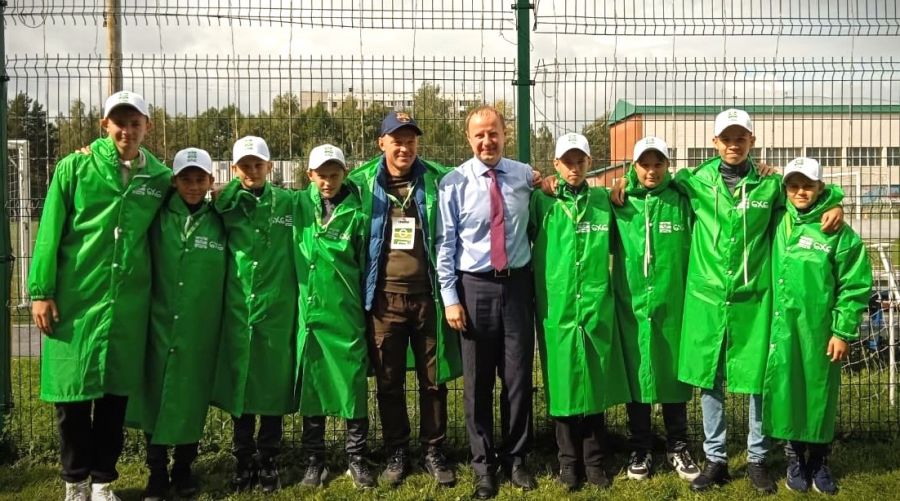 В первый день фестиваля успеха мальчишкам из Заринска пожелал губернатор Алтайского края Виктор Томенко
