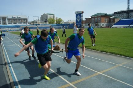 В Барнауле состоялись краевые соревнования среди граждан, подлежащих призыву на военную службу от муниципалитетов Алтайского края "День призывника" (фото). 