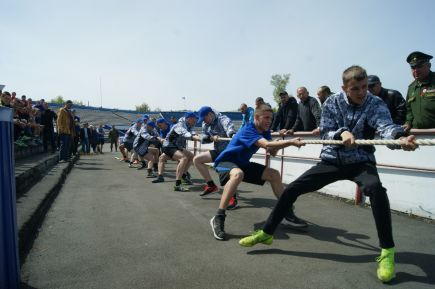 В Барнауле состоялись краевые соревнования среди граждан, подлежащих призыву на военную службу от муниципалитетов Алтайского края "День призывника" (фото). 