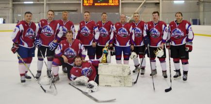Команда ветеранов алтайского хоккея – бронзовый призёр Открытого Кубка Красноярского края «Чтобы помнили».