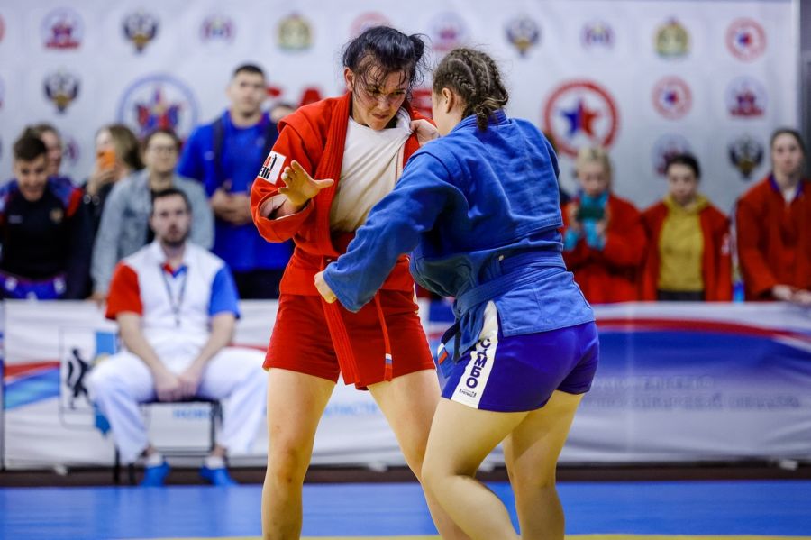 Поединок Софьи Дмитриевой. Фото: Новосибирская региональная федерация самбо