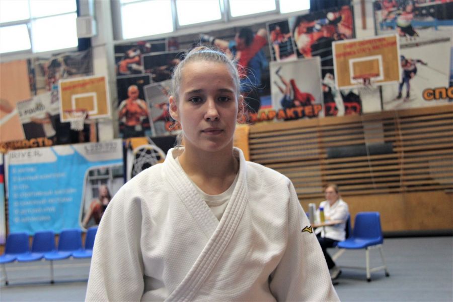 Лада Изместьева - победительца соревнований среди девушек до 18 лет в весовой категории 63 кг, в ней в своё время выступала Ирина Громова. Фото: Виталий Дворянкин/"Алтайский спорт"