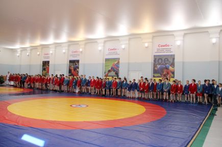 В Алтайском центре самбо прошёл межрегиональный турнир, посвящённый Дню Победы, на призы группы компаний «ТАЛТЭК» (фото).