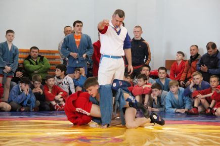 В Алтайском центре самбо прошёл межрегиональный турнир, посвящённый Дню Победы, на призы группы компаний «ТАЛТЭК» (фото).