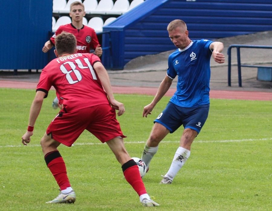 Капитанская точка. Дубль Владимира Завьялова принёс  «Динамо» гостевую победу над «Акроном-2» из Тольятти - 2:0