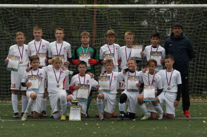 Победителем краевых соревнований по футболу XLIII Спартакиады спортивных школ Алтайского края среди мальчиков до 13 лет стала команда СШОР Смертина