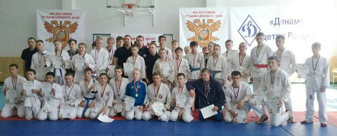 В Бийске состоялось первенство Алтайского края по рукопашному бою.