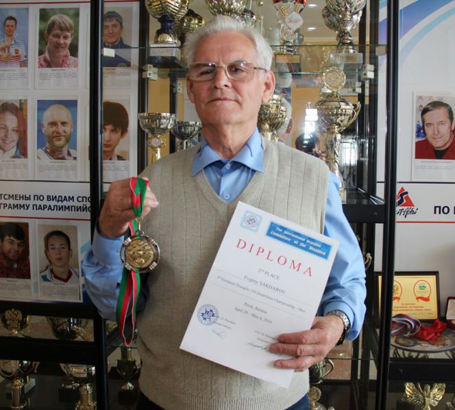 Барнаулец Евгений Сахаров – серебряный призёр чемпионата Европы по 100-клеточным шашкам среди глухих спортсменов.