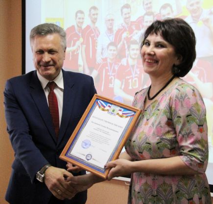 В АлтГУ состоялось чествование мужской волейбольной команды «Университет» – победителя Высшей лиги «Б» (фото).