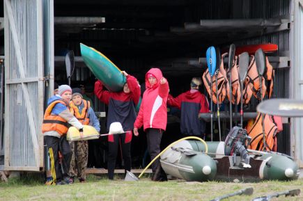 СДЮШОР по гребле на байдарках и каноэ им. Константина Костенко продолжает запись детей на занятия в спортивную секцию.