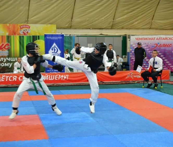 В Барнауле подвели итоги чемпионата и первенства региона по восточному боевому единоборству в дисциплине «кобудо»