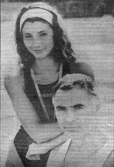 Мисс лёгкая атлетика Оксана Антимонова с отцом и тренером Борисом Николаевичем. Фото: Евгений Налимов/ "Алтайская правда"