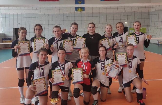 Победительницы финала команда СШОР Новоалтайска