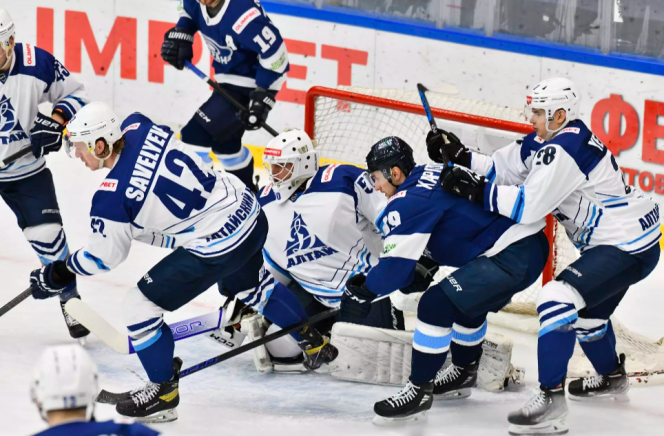 Унесённые «Бураном». Хоккеисты «Динамо-Алтая» на выезде уступили команде из Воронежа – 1:5