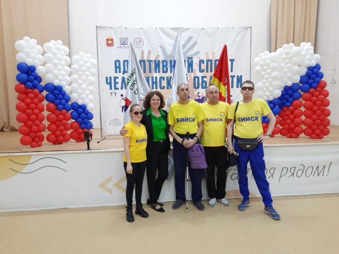Команда Алтайского края вместе с землячкой, вице-президентом Паралимпийского комитета России, трехкратной чемпионкой Паралимпийских игр Ольгой Семёновой, присутствовавшей на соревнованиях 