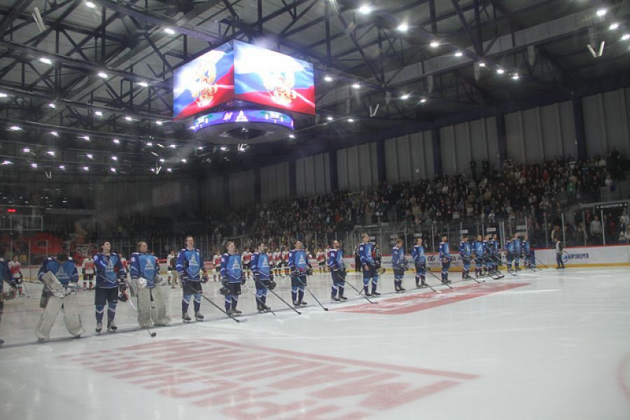 Дайте нам время: директор ХК «Динамо-Алтай» о старте сезона и спорах с болельщиками