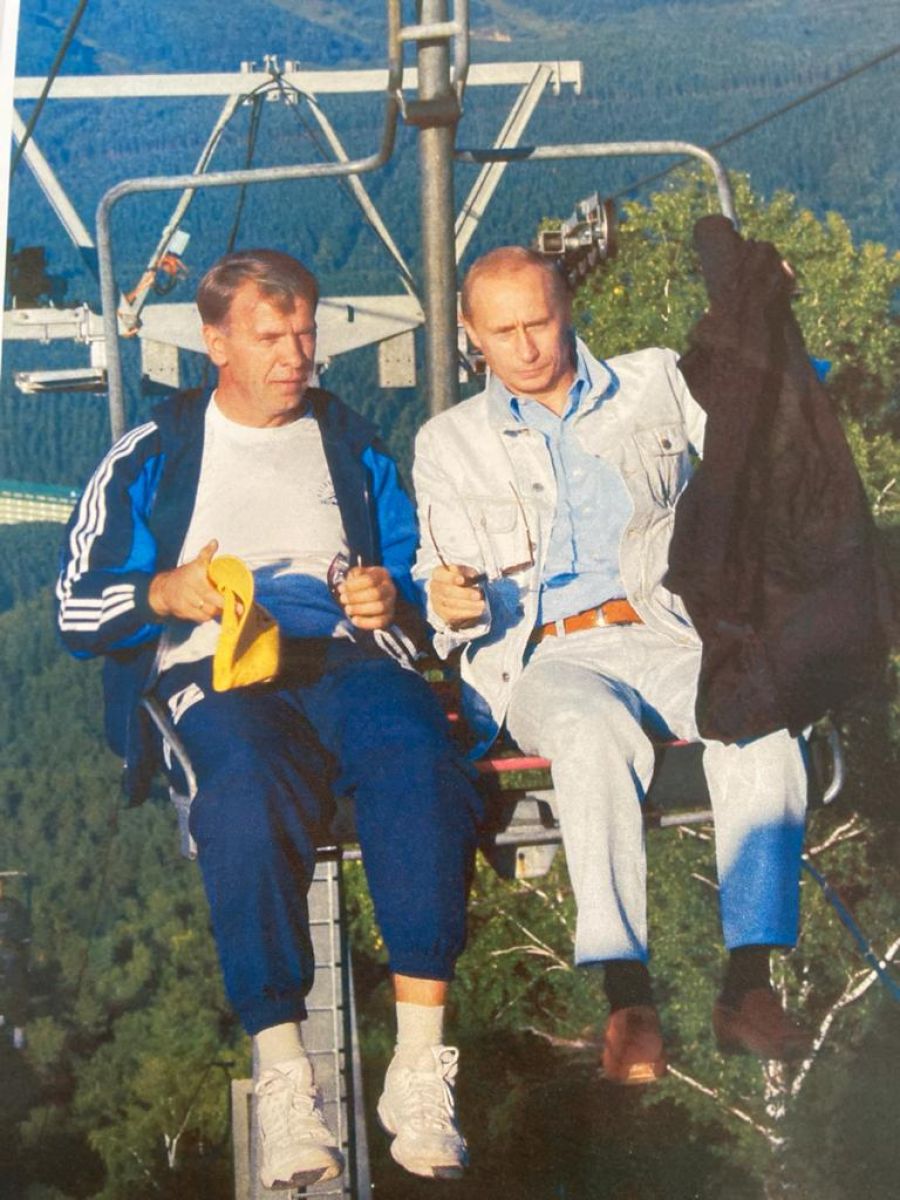 Легендарное фото с президентом России Владимиром Путиным. Фото из архива Сергея Кизилова