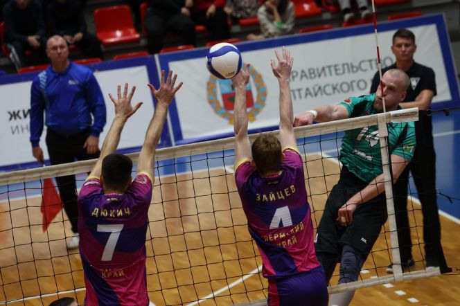 Видеотрансляция. 22 октября. Барнаул. СК «Победа». Чемпионат России. Мужчины. Высшая лига «А». 3-й тур. Повторный матч. «Университет» (Барнаул) - «Кама» (Пермь)