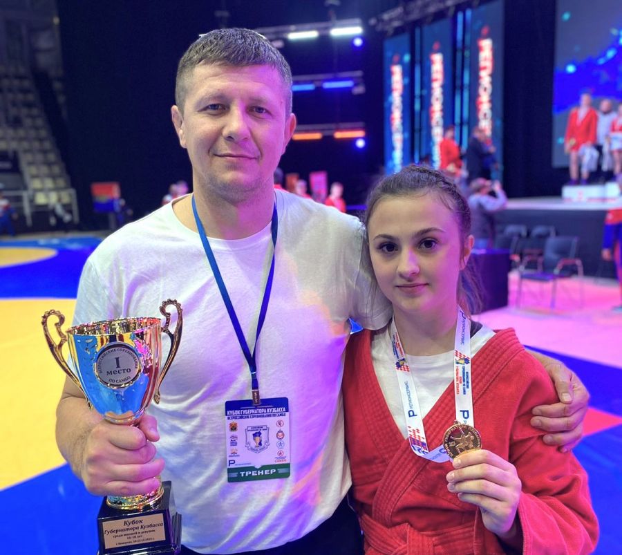 На фото: Анастасия Нестерова с тренером Сергеем Тюкиным