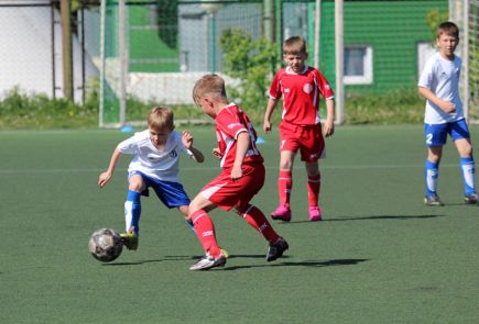 Большие звёзды светят малым