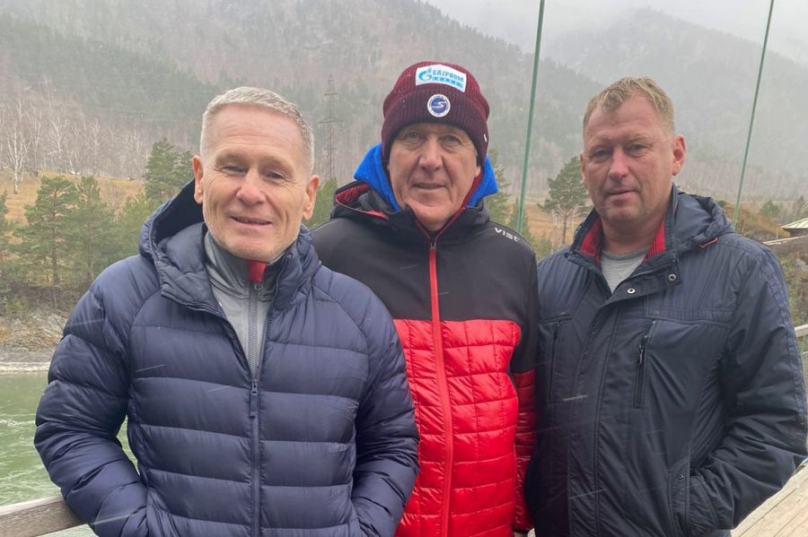 Слева направо: председатель коллегии судей Федерации горнолыжного спорта России Алексей Орлов, тренер высшей категории Геннадий Будорацкий, член Президиума ФГСР Сергей Петров