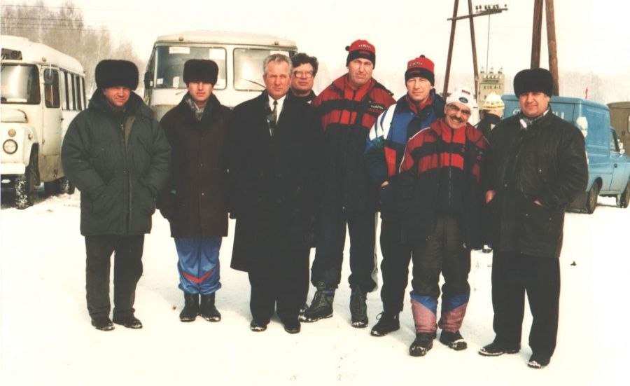 Оргкомитет олимпиады (слева направо): Иван Самсонов, председатель спорткомитета Камня-на-Оби, Владимир Альт, начальник отдела крайспорткомитета, зам главного судьи по информации, Виктор Насонов, председатель крайспорткомитета, Борис Бырдин, главный судья, Егор Тейхреб, ведущий специалист отдела зимних видов спорта,  Анатолий Гиганов, заместитель председателя крайспорткомитета, Сандро Эликошвили, начальник отдела зимних видов спорта, Григорий Сергиенко, председатель спорткомитета Михайловского района  
