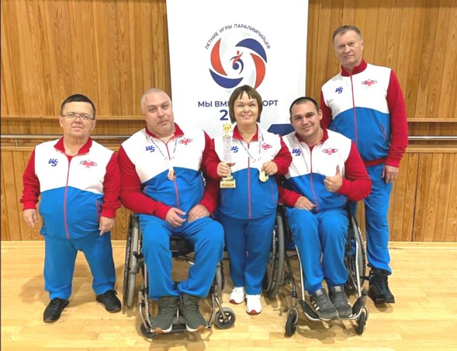 Слева направо: Андрей Подпальный, Дмитрий Черемисин, Тамара Подпальная, Антон Локтев и Александр Смирнов